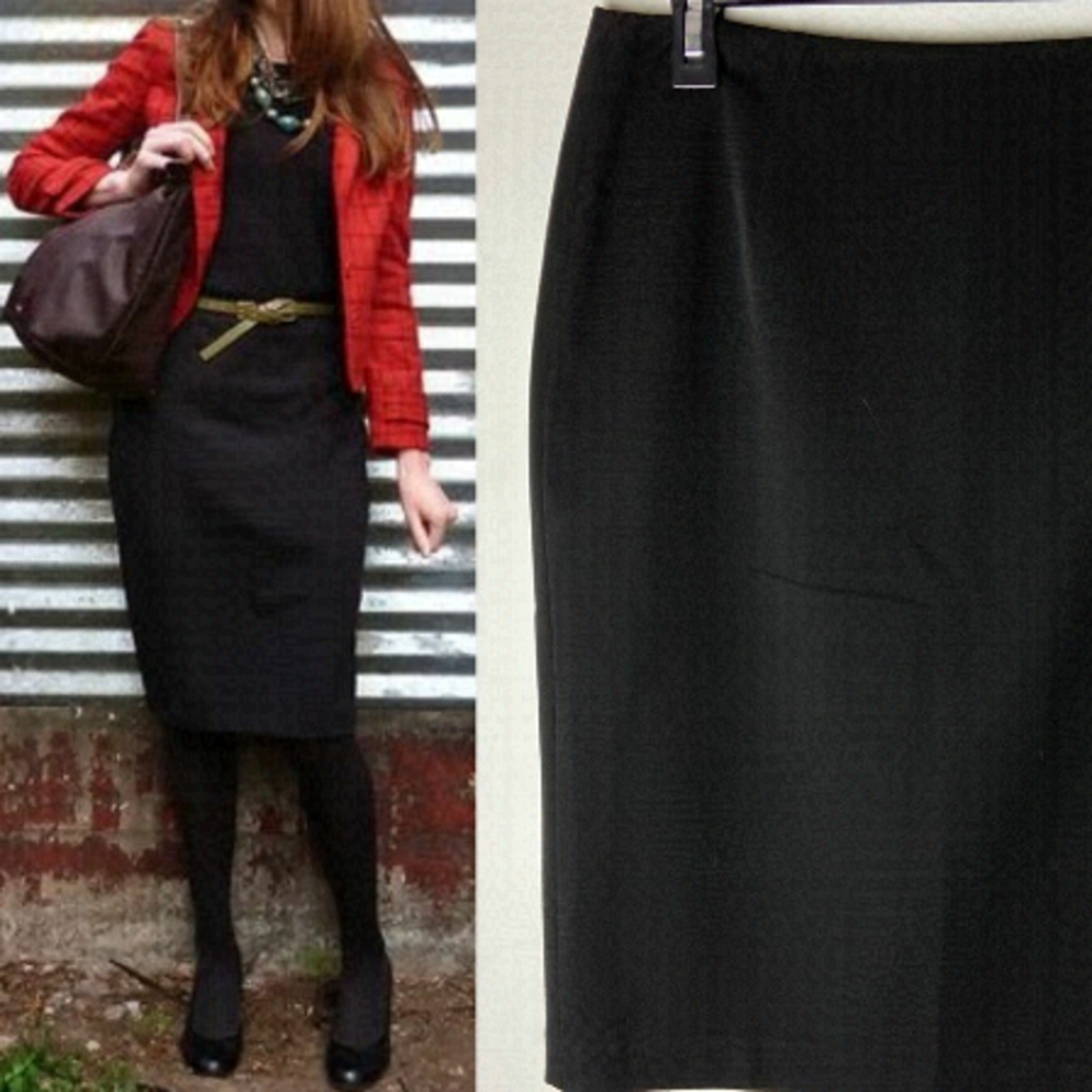 Nwt  Black pencil skirt. Knee length Business casual professional size 10